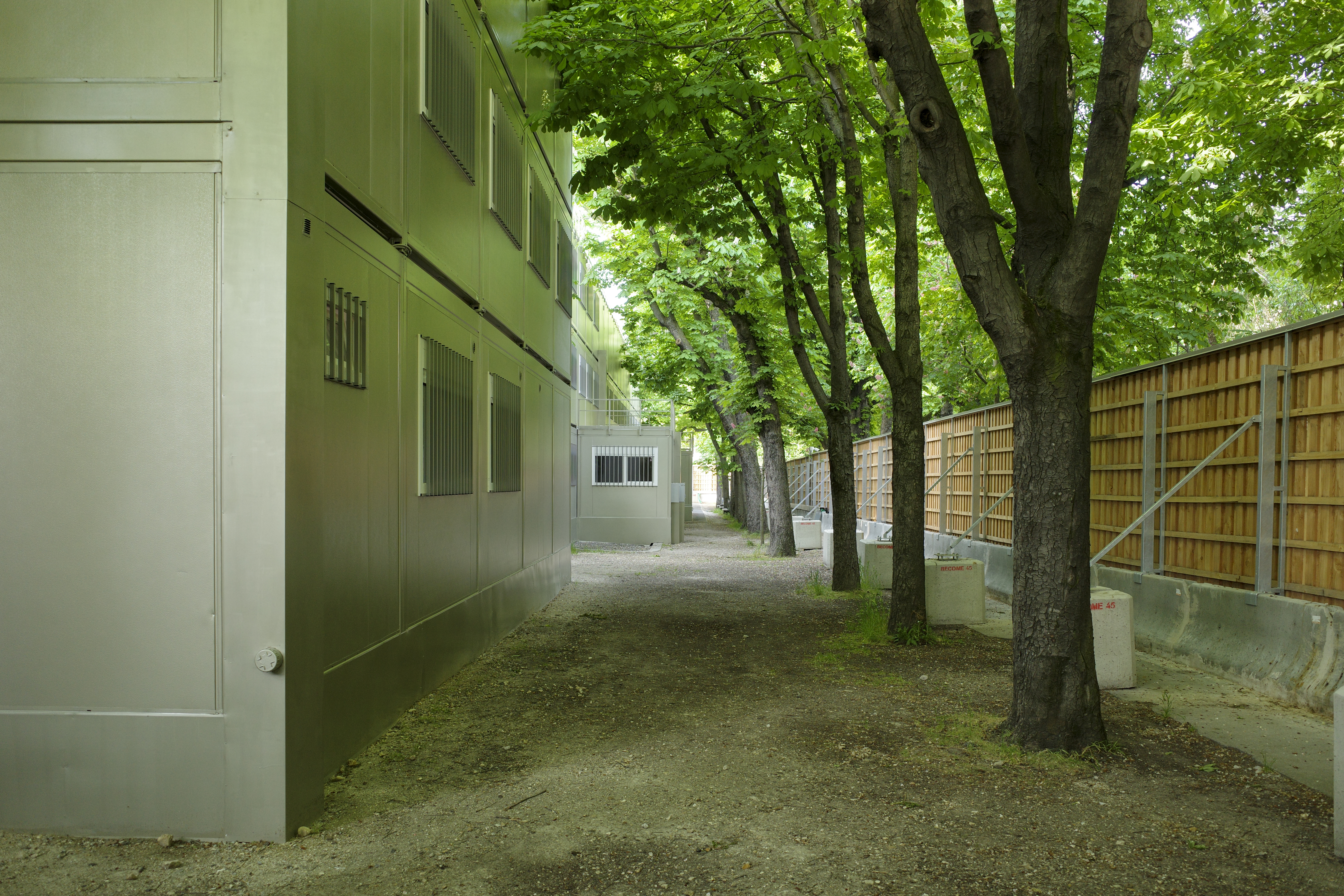 Commissariat provisoire sur les Champs-Elysées JPDA Jean-Philippe Doré Architecte Paris 